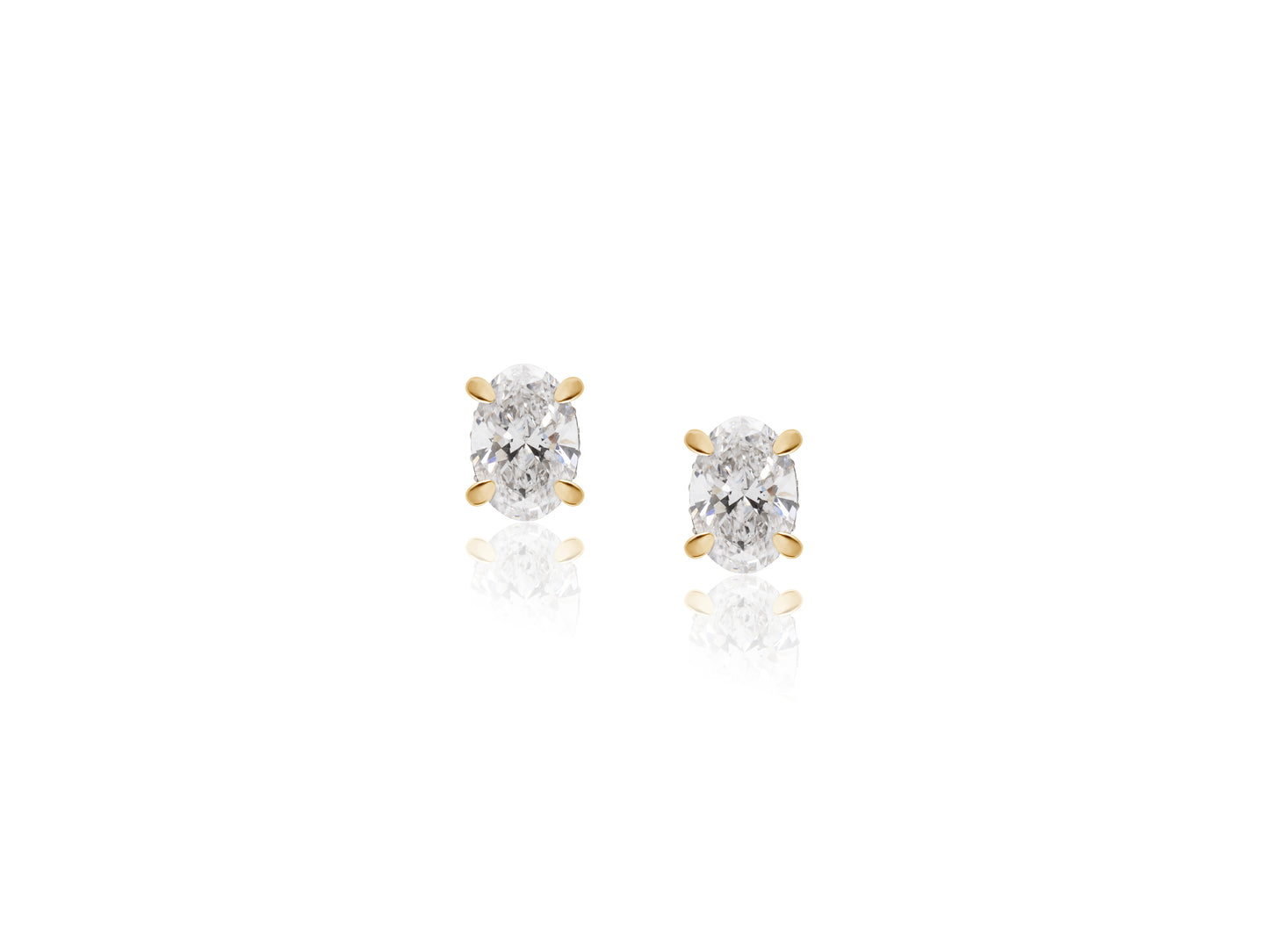 オーバルピアス／１ctダイヤモンド（トータル２ct）