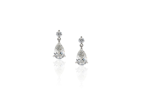 ペアシェイプピアス／１ctダイヤモンド（トータル２ct）